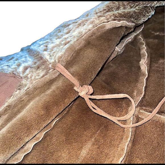 Like New Terry Lewis Classic Luxuries Fox Fur Coat - Picture 12 of 14